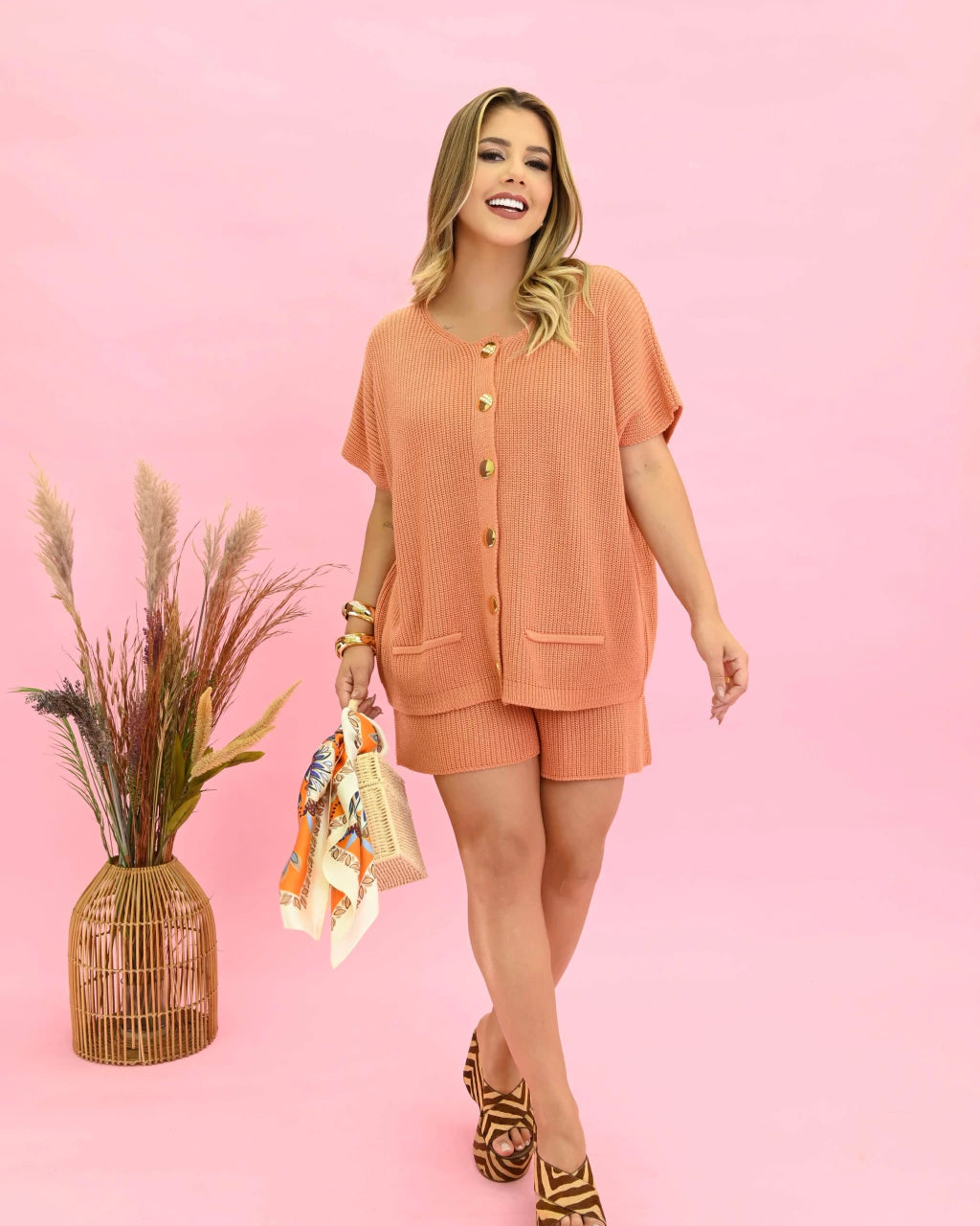 Conjunto Luar Blusa Mule e Short — Vivanne Boutique