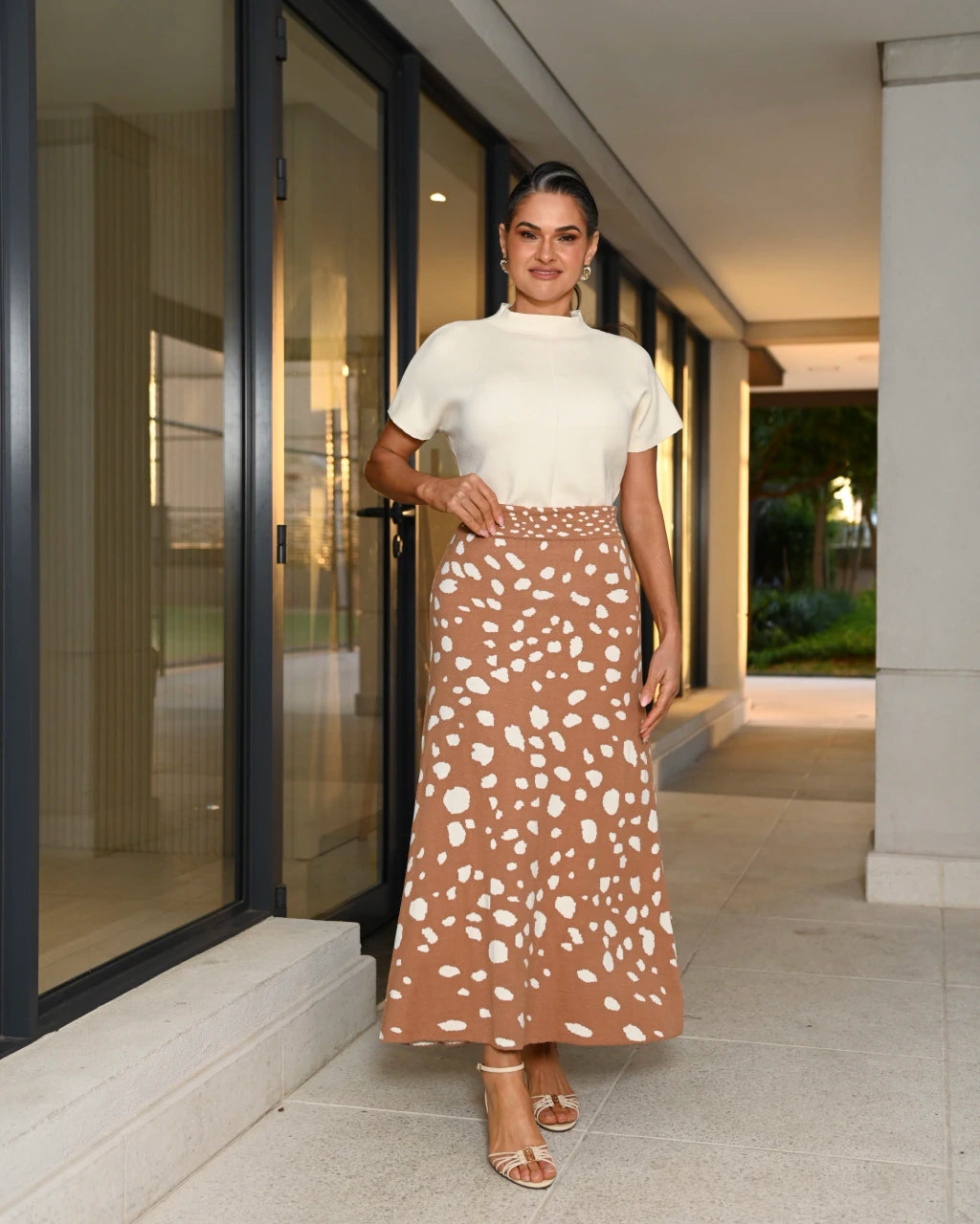 Saia Vivia de Caimento Reto — Vivanne Boutique