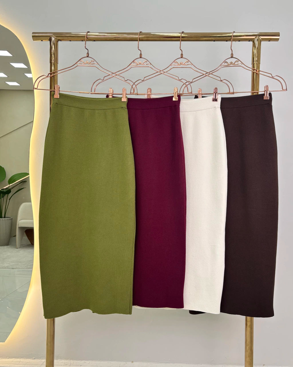 Saia Thais Clássica — Vivanne Boutique