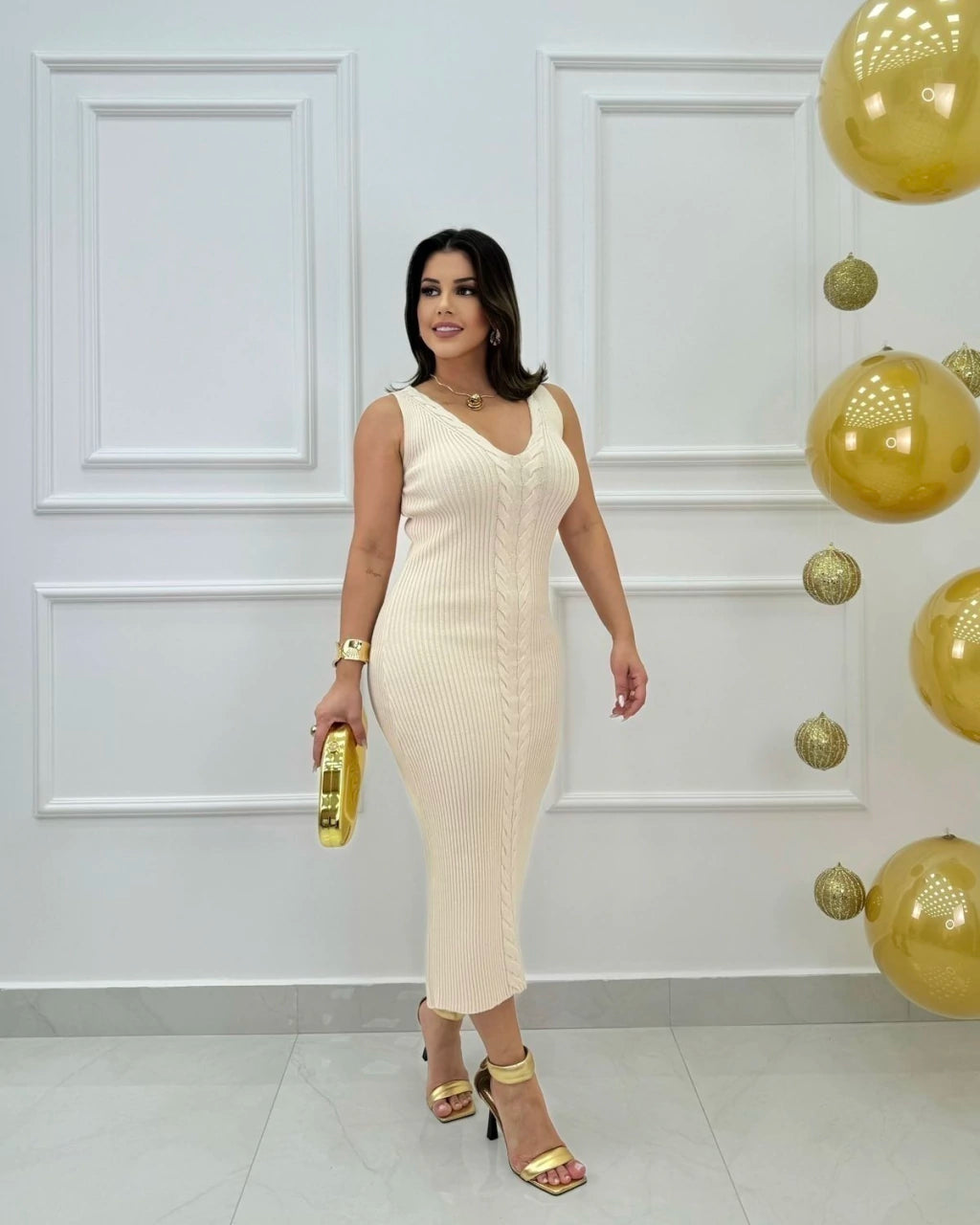 Vestido Fenda V Caimento Leve — Vivanne Boutique