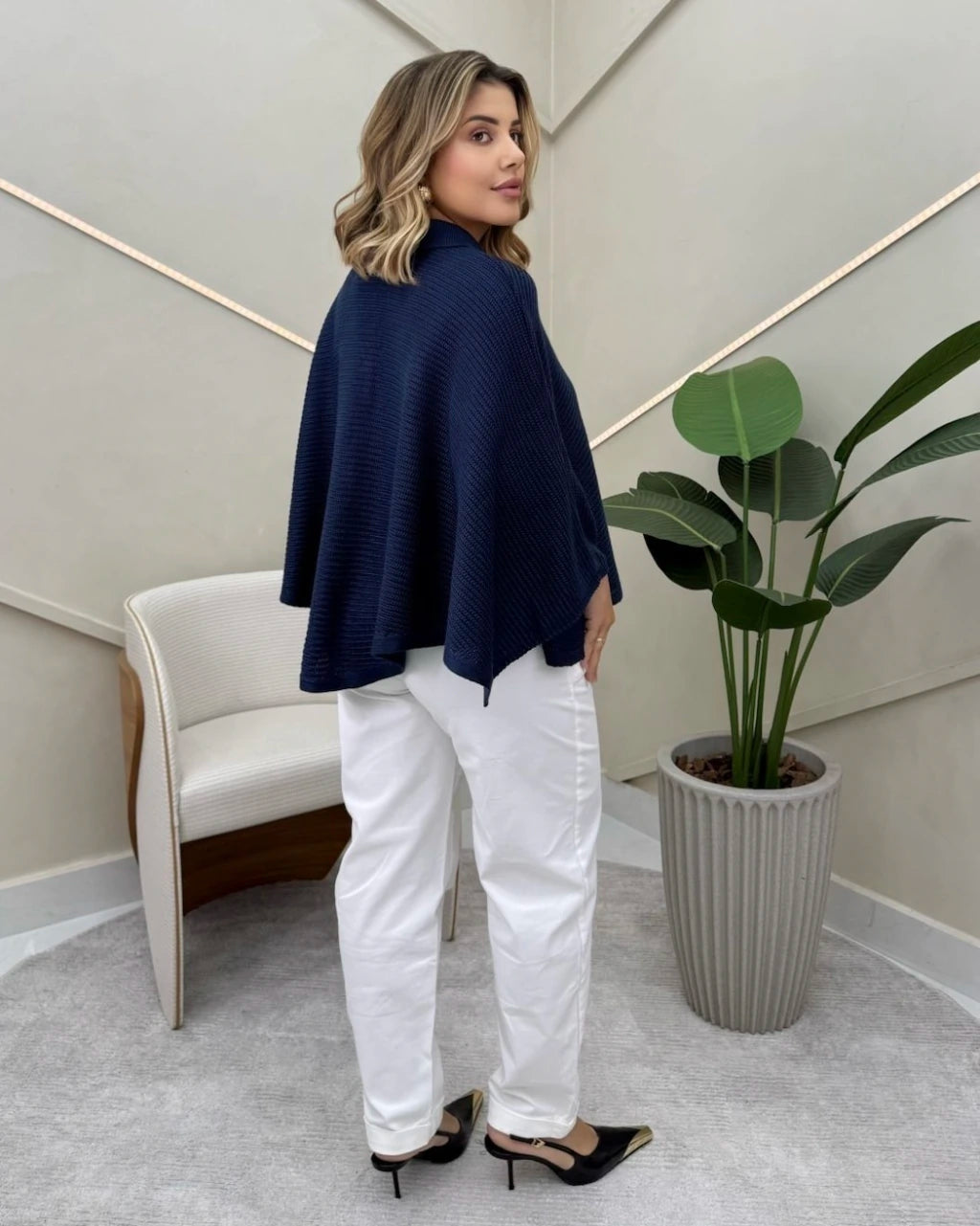 Poncho Keila Estruturado — Vivanne Boutique