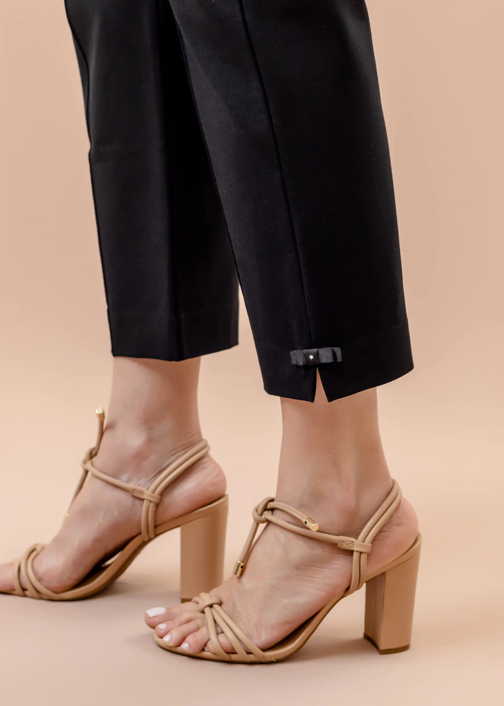 Calça Cleusa Capri Preta