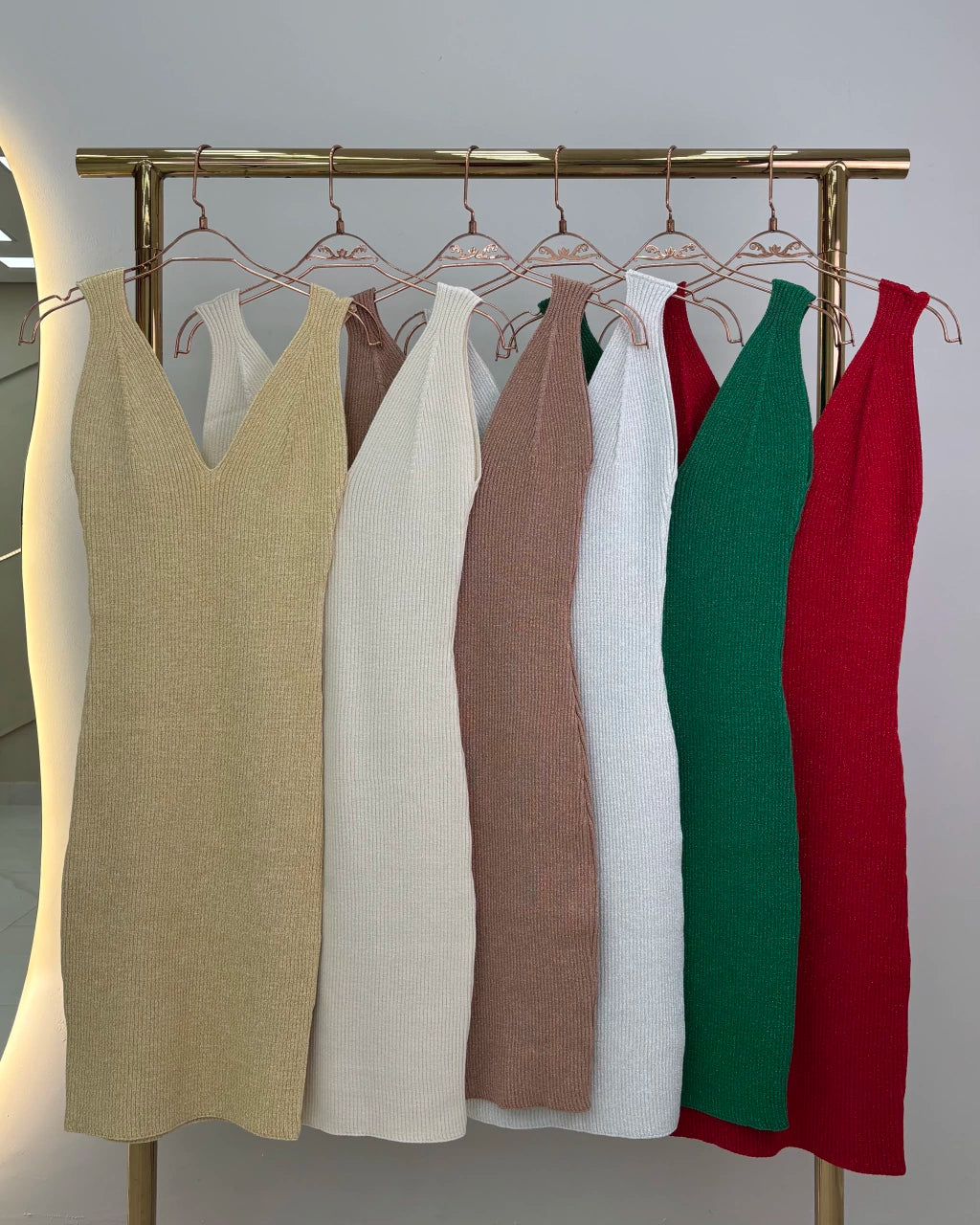Vestido V Lurex de Brilho Sutil — Vivanne Boutique