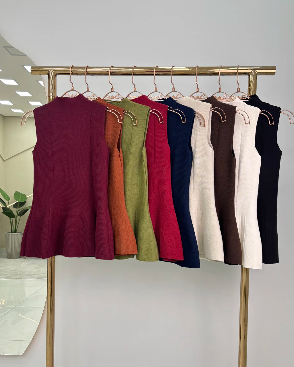 Blusa Peplun Gola estruturada — Vivanne Boutique