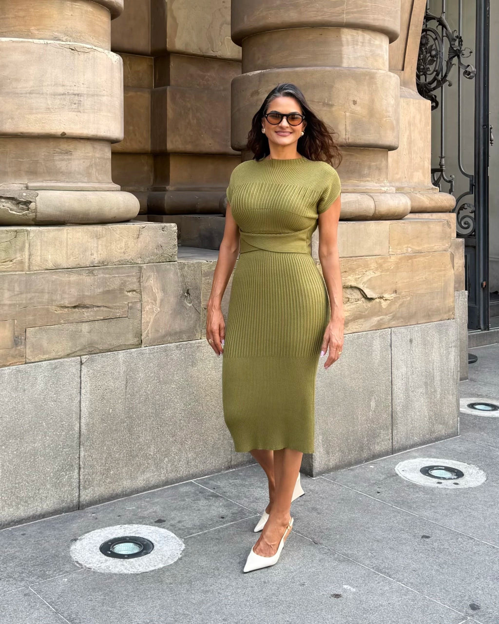 Vestido Nayara Minimalista — Vivanne Boutique