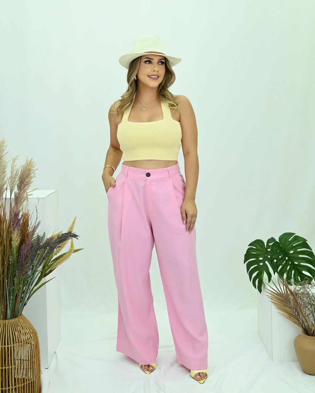 Cropped Liz Canelado — Vivanne Boutique