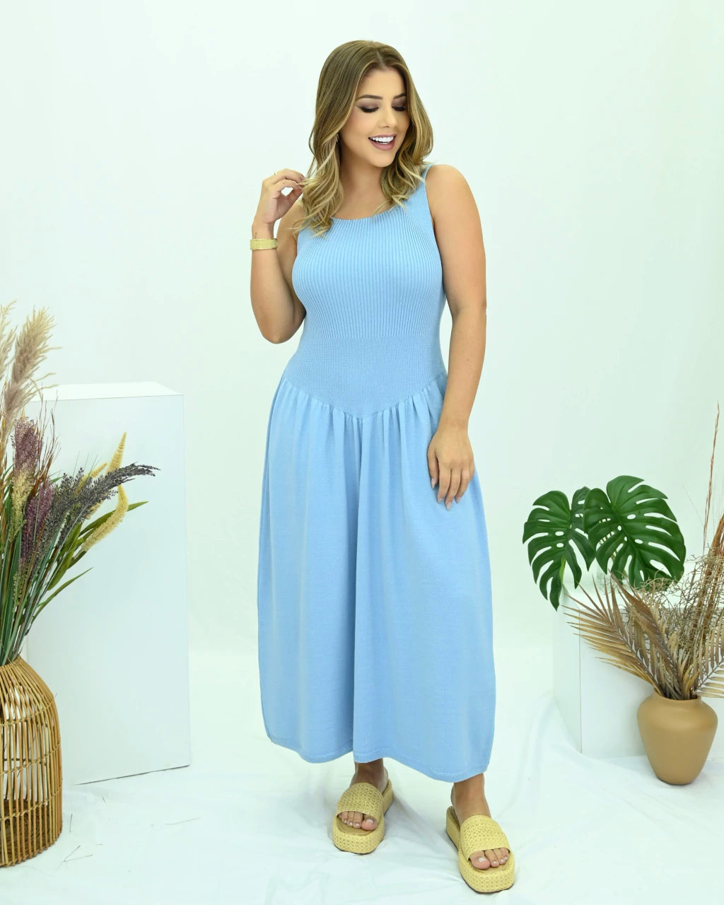 Vestido Tati de Corte Leve — Vivanne Boutique